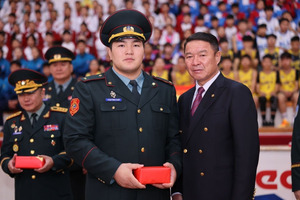 Улсын арслан Э.Батмагнайд дэслэгч цол олгожээ